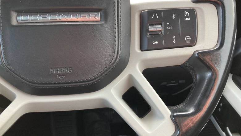 Land Rover Defender 3.0 D300 X-Dynamic HSE 110 5dr Auto Diesel Estate